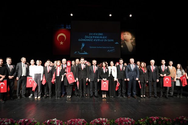 Öğretmenlik Gücünü Sevgiden Alan Kutsal Bir Meslektir