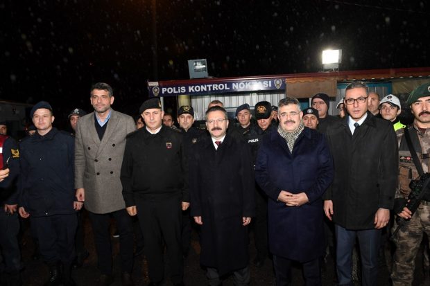 Polis Uygulama Noktasına Yılbaşı Ziyareti