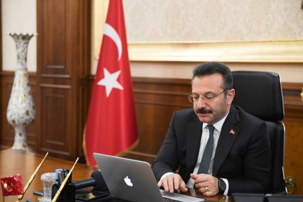 3  fotoğraf için oy kullandı