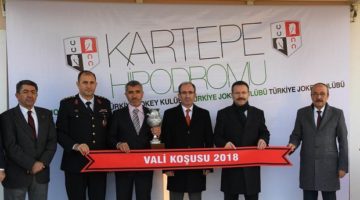 Vali Aksoy birincilik kupasını verdi