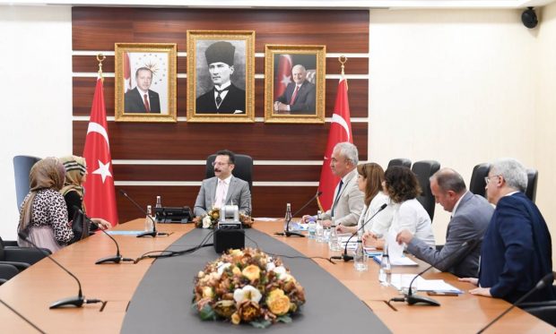 Halk Günü Toplantısına Devam