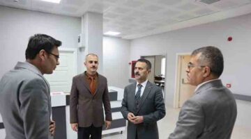 Vali Aktaş, Çayırova İlçe Sağlık Müdürlüğü Yeni Binasında İncelemelerde Bulundu