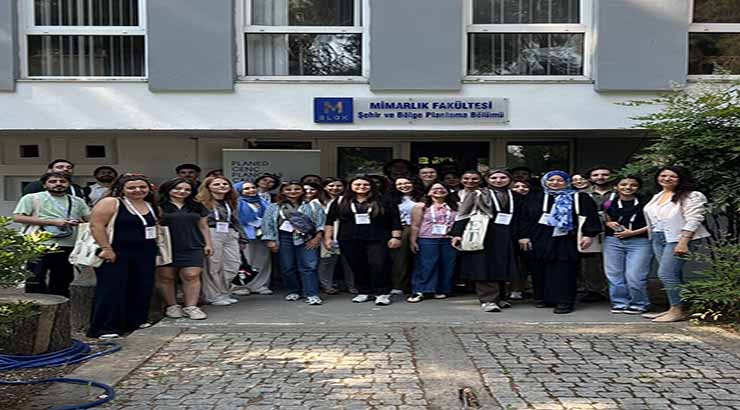 Değerli Basın Mensubu, Genç plancılar, akademisyenler ve yerel yönetim temsilcilerinin bir araya gelerek körfezin çevresel risklerine karşı kentsel dayanıklılık konusunda yaptıkları değerlendirmeyi içeren haber metni, fotoğraf dosyaları ve değerlendirme raporu ekte bilgilerinize sunulmuştur.