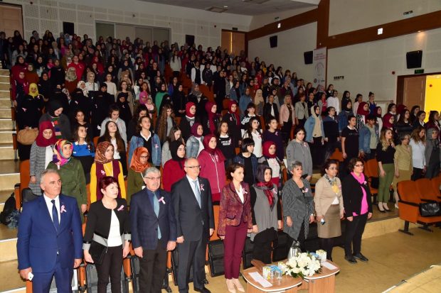 Hülya Aksoy Suriyeli kadınlarla bir araya geldi