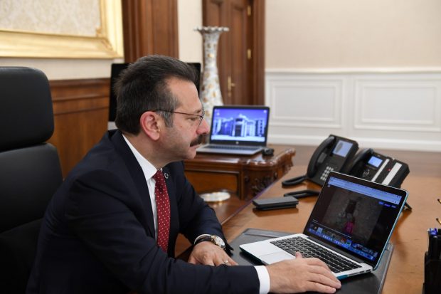 “Yılın Fotoğrafları” için oy kullandı