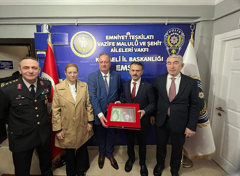 18 Mart Münasebetiyle Dernek ve Vakıf Ziyaretinde Bulunan Vali Aktaş, Gazi ve Şehit Yakınlarıyla Bir Araya Geldi