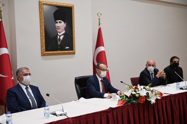 Vali Yavuz Ahileri Kabul Etti