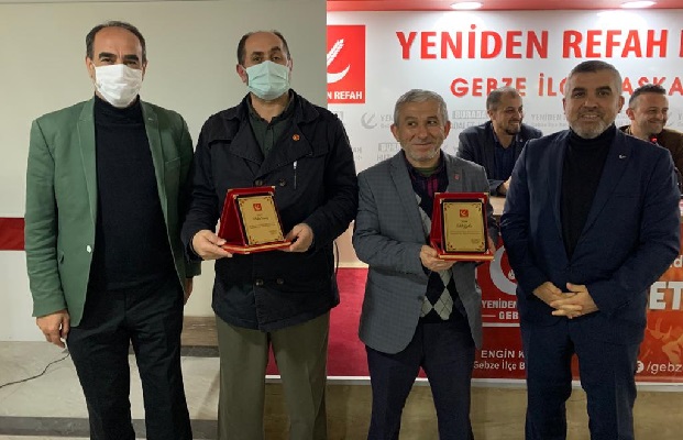Baş Müşahitlere Plaket Verildi
