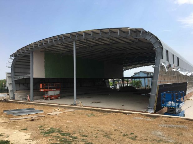 İHL Spor Salonu Şekilleniyor