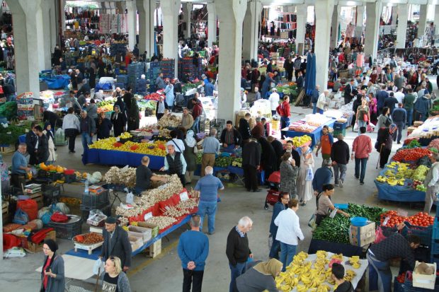 Perşembe Pazarı yeni yerinde kuruldu