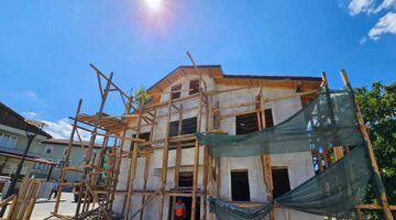 GÖLCÜK’TE KORUNMASI GEREKEN KÜLTÜR VARLIĞI BİNANIN RESTORASYONU DEVAM EDİYOR