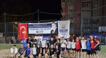 GÖLCÜK’TE PLAJ VOLEYBOLU TURNUVASI BÜYÜKLER KATEGORİSİNDE SONA ERDİ