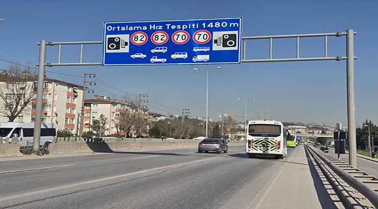 Büyükşehir, D-100’de EDS tabelalarını güncelledi ; Yeni hız limitleri için yeni tabelalar