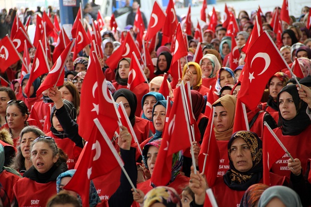 Kocaelili kadınlar 8 Mart’ı kutladı