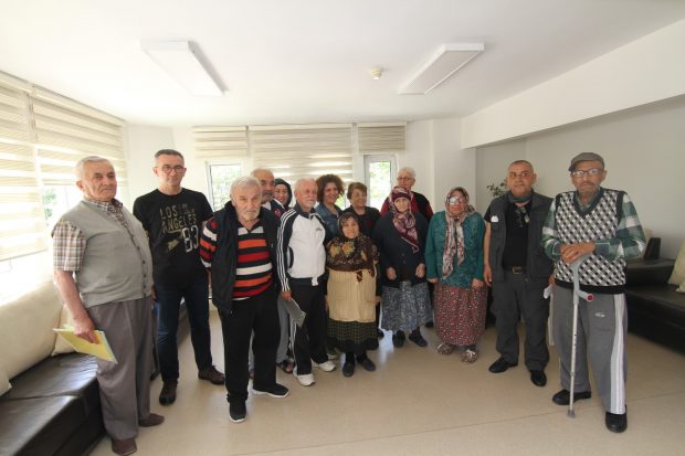 Tiyatroyla İkinci Baharlarını Yaşıyorlar