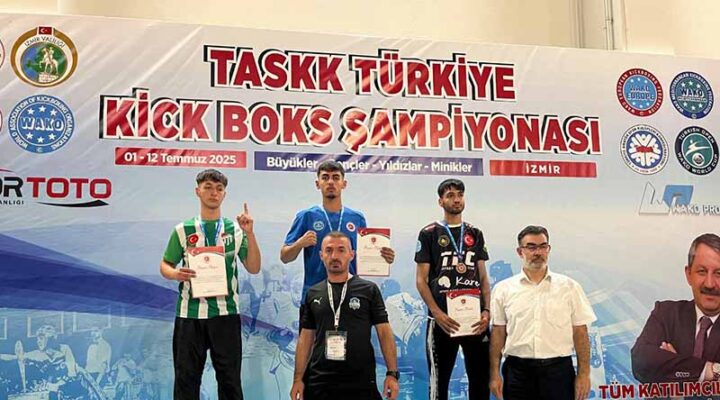 Kick boksta Çayırova’ya Türkiye şampiyonluğu geldi