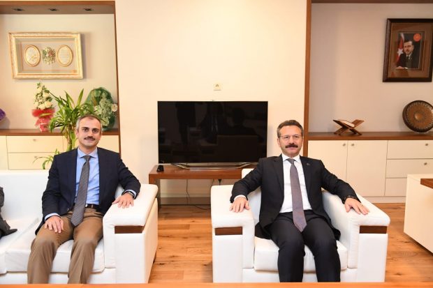 Vali Aksoy’dan Çiftçi’ye ziyaret