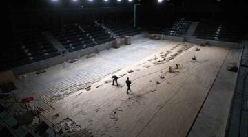 Kapalı Spor Salonu ve Sporcu Fabrikası’nda parke montajı