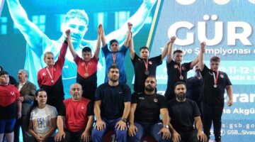 Kartepeli Güreşçiler Türkiye Şampiyonası’na Damga Vurdu!