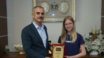 Çiftçi, geleceğin büyük piyanistini ağırladı
