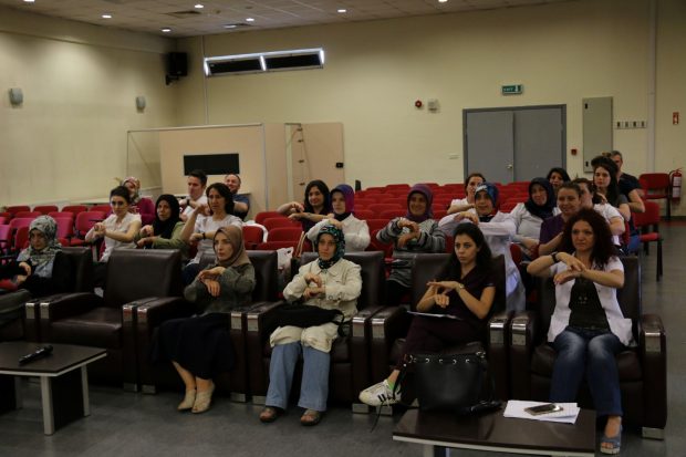 Seka Devlet Hastanesi personeline işaret dili eğitimi