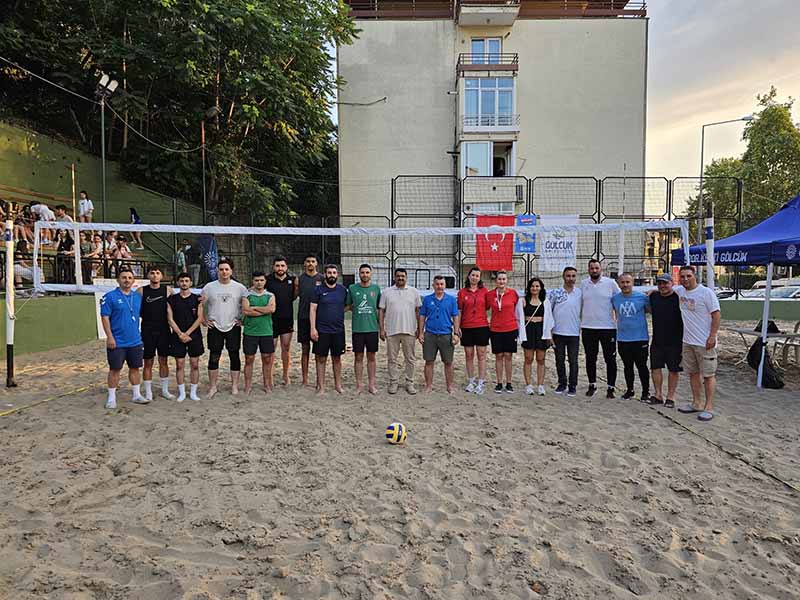 GÖLCÜK’TE HER YIL ŞENLİĞE DÖNÜŞEN TURNUVA BAŞLADI