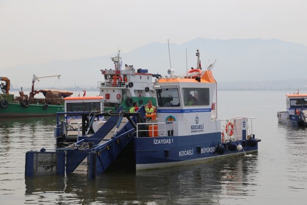 Bir yılda denizden 380 ton çöp toplandı