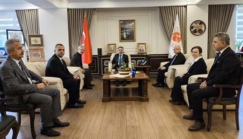 Vali İlhami Aktaş, İzmit Kaymakamı Yusuf Ziya Çelikkaya’yı Ziyaret Etti