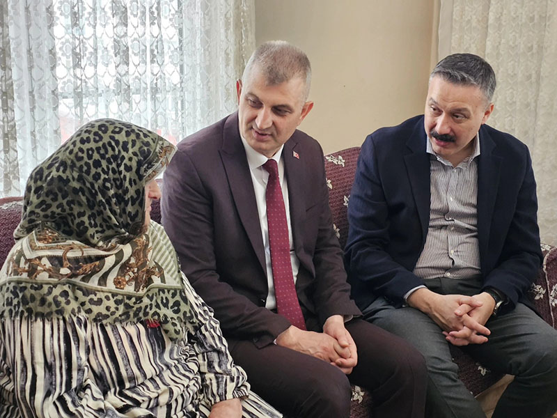 BAŞKAN SEZER’DEN ANNELER GÜNÜNDE ANLAMLI ZİYARET