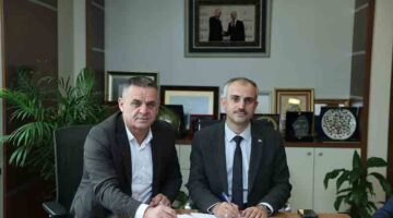 Çayırova Belediyesi’nde toplu iş sözleşmesi imzalandı
