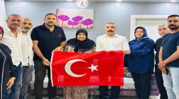 Milliyetçi Hareket Partisi’nin “Terörsüz Türkiye” vizyonu kapsamında Kocaeli’nde çalışmalar sürüyor. MHP Dilovası İlçe Başkanlığı, bu çerçevede şehit Mehmet Kocabay’ın ailesini ziyaret ederek, şehidin hatırasını yaşatma ve emanete sahip çıkma mesajı verdi.