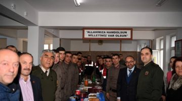 Kartepe’li asker anneleri Mehmetçiği Unutmadı!