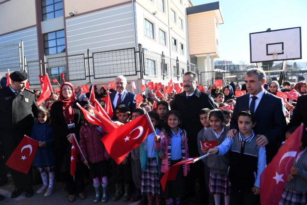 Vali Aksoy,Körfez Yukarı Hereke İlkokulunda