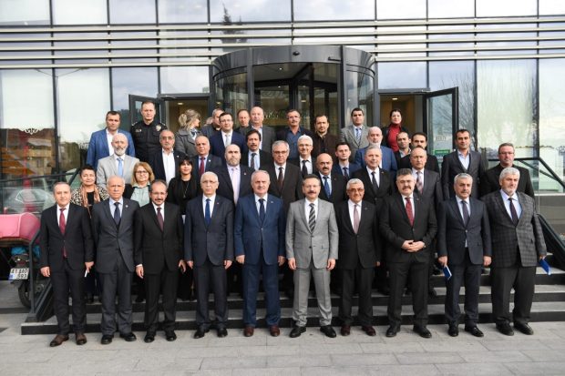 Vali Aksoy Derince Muhtarlarıyla Toplandı