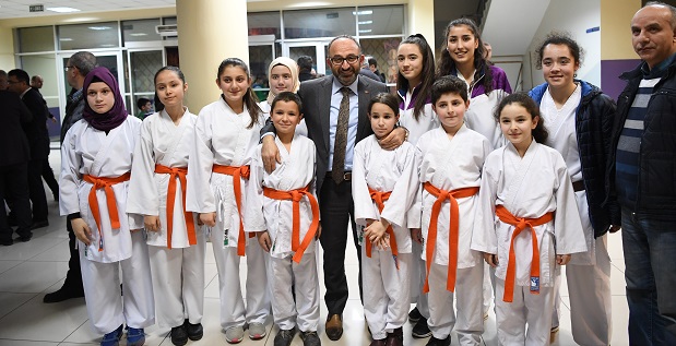 Kartepe’de 19 amatör kulübe malzeme yardımı