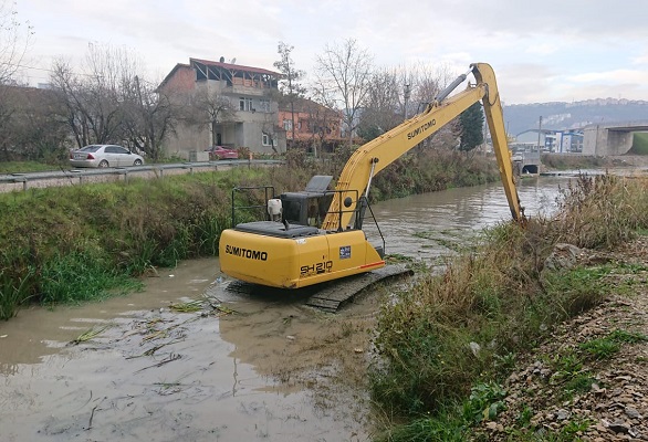 Derelerde temizlik çalışmaları sürüyor