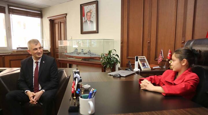 BAŞKAN SEZER KOLTUĞUNU ASLI ÇIRAK’A DEVRETTİ