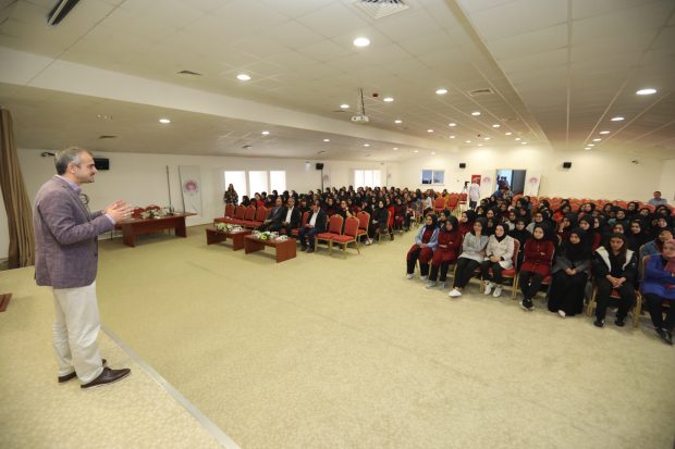 Çiftçi’den öğrencilerle söyleşi