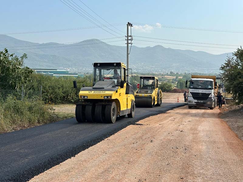Kartepe’de Asfalt Çalışmaları Tüm Hızıyla Sürüyor