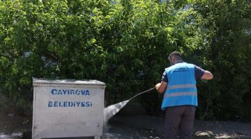 Çöp konteynerleri yerinde yıkanıyor