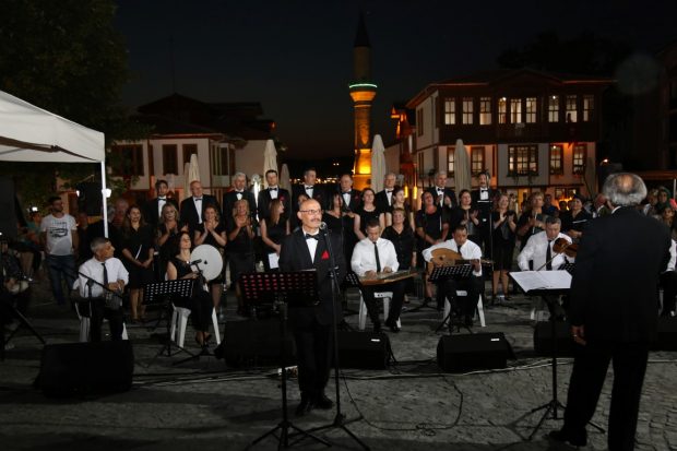 Müzikseverler TSM Konseri ile adeta büyülendi