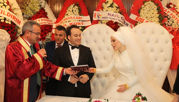 Gebze’de 2017 yılında 2 bin 605 çiftin nikahları kıyıldı.