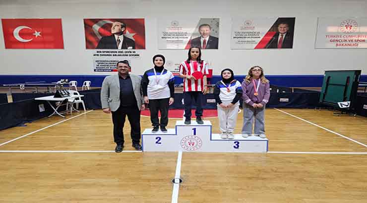 Gölcük’te Atatürk Haftası Masa Tenisi Turnuvası Sona Erdi