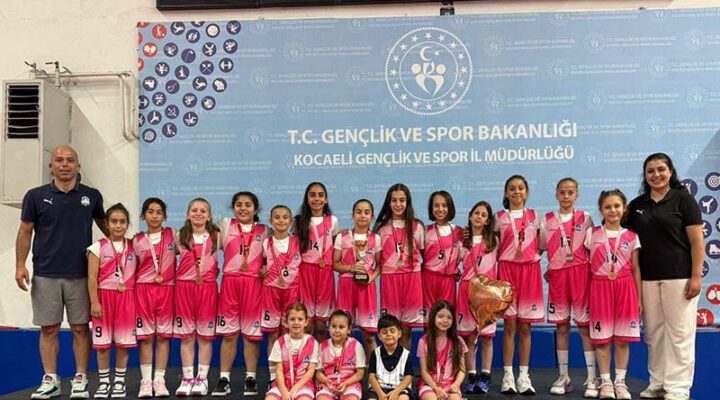 Çayırova’nın sporcuları madalya ve kupalara doymuyor