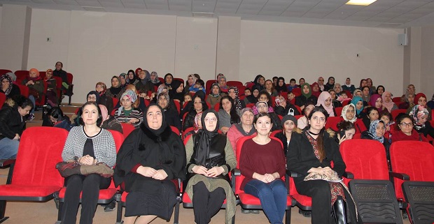 Kadın Sağlığı Eğitim Toplantıları Çayırova’da Devam Ediyor.