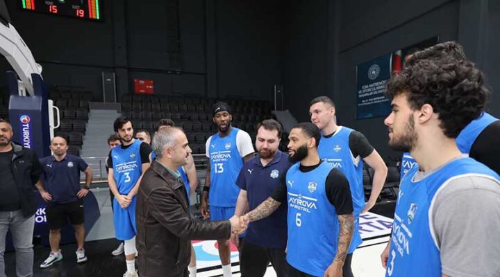 Çiftçi’den Çayırova’nın dev adamlarına moral ziyareti