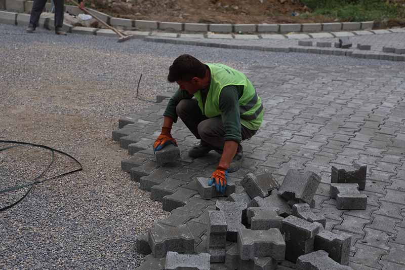 Dumlupınar Mahallesi’nde Parke Çalışmaları Devam Ediyor