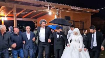 KOCAMAN’DAN YAĞMUR ALTINDA HORON
