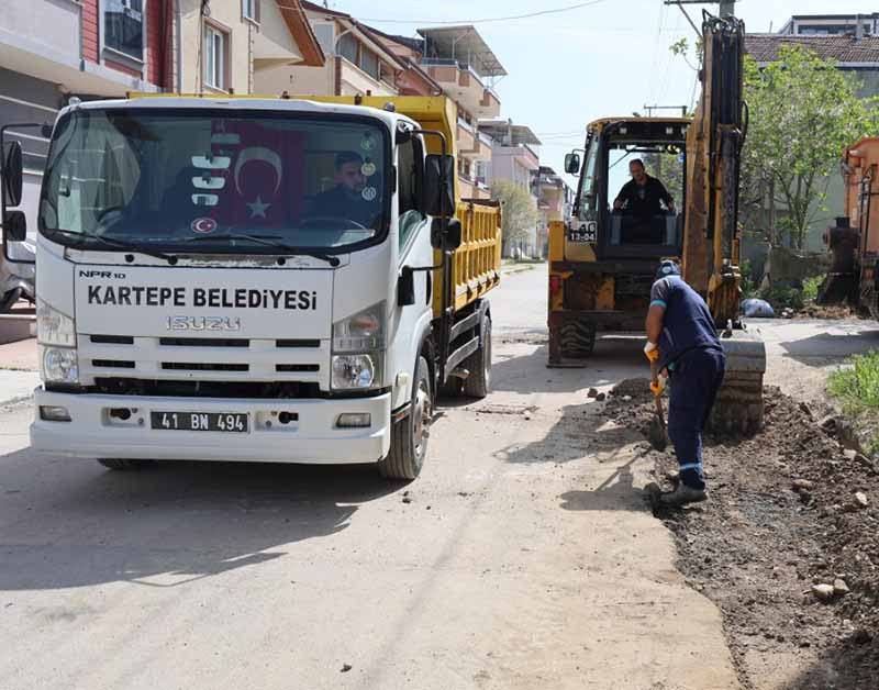 Ataevler’de Asfalt Yama Çalışmaları Aralıksız Sürüyor