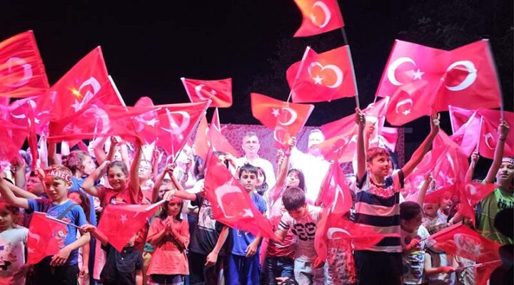 15 TEMMUZ MİLLETİMİZİN KAHRAMANLIK DESTANIDIR